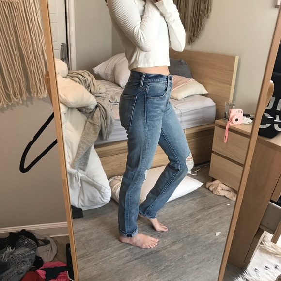 Levis high waisted distressed knee jeans - Picture 7 of 8